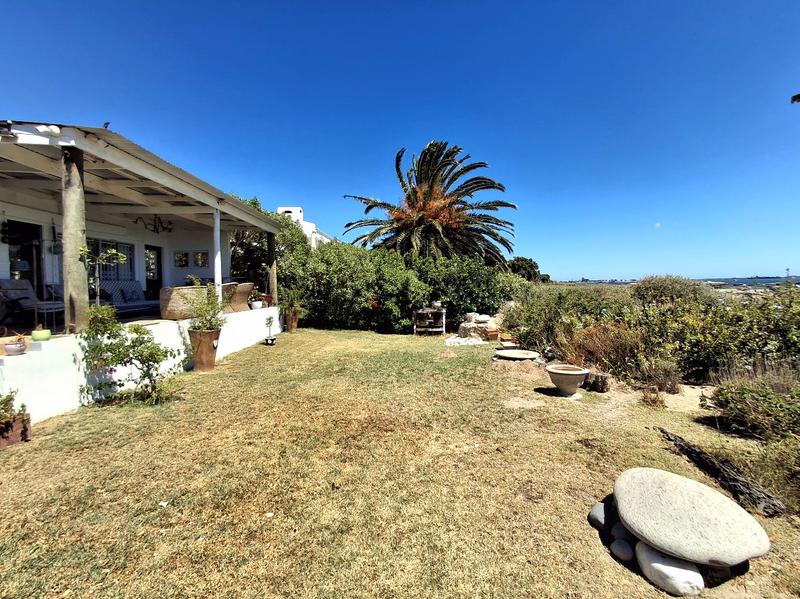 3 Bedroom Property for Sale in Hannasbaai Western Cape